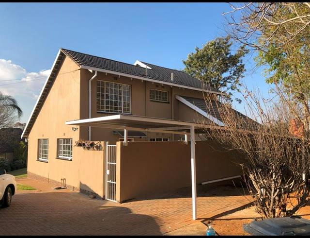 4 BEDROOM HOUSE FOR SALE IN STRUBENSVALLEI